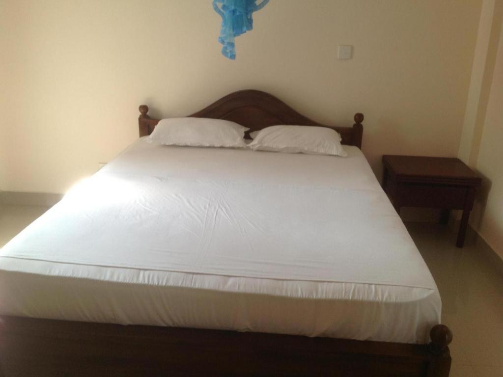 Araliya Blue Beach View Hotel Kudapaduwa Екстер'єр фото