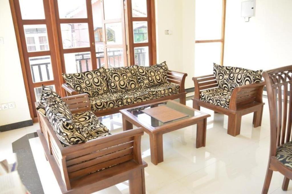 Araliya Blue Beach View Hotel Kudapaduwa Екстер'єр фото