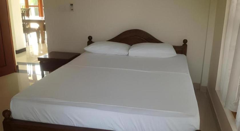 Araliya Blue Beach View Hotel Kudapaduwa Екстер'єр фото
